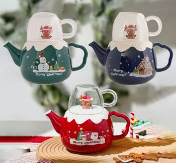 Coffret en céramique de Noël composé d'une théière de 800 ml et d'un mug transparent. Disponible en 3 couleurs : BLEU - ROUGE - VERT DF-929 1