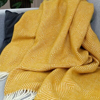 Wool blanket / cuddly blanket diamond amber