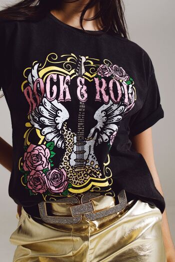 Camiseta avec estampado vintage de rock and roll en negro 3
