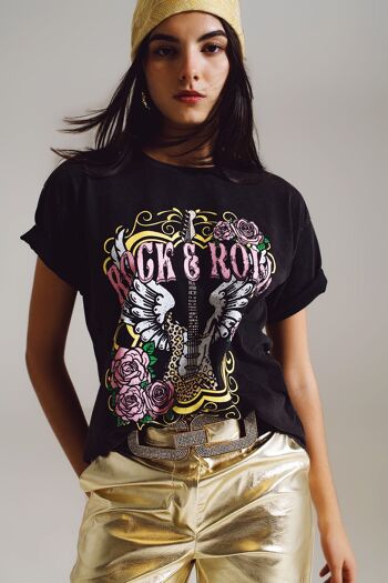 Camiseta avec estampado vintage de rock and roll en negro 1