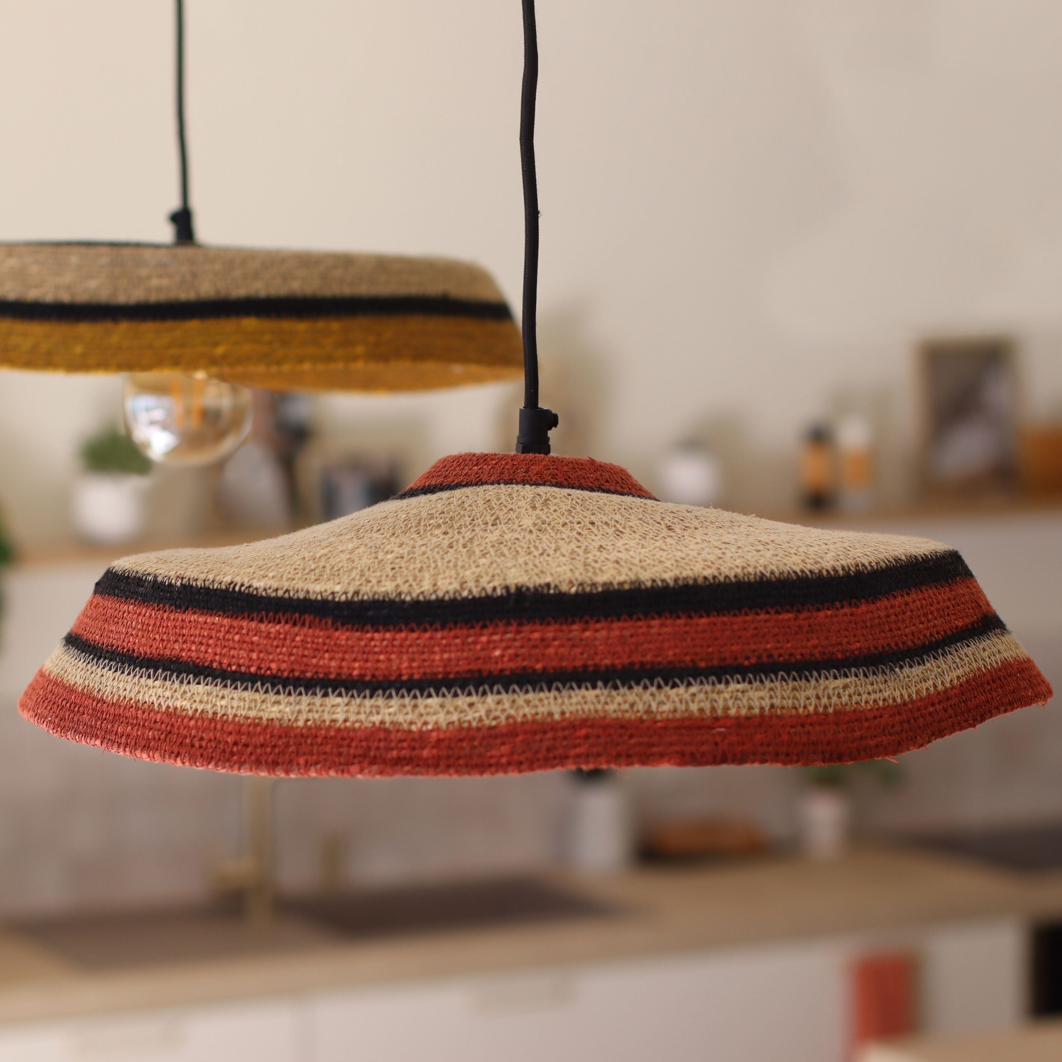 COLGANTE NATURAL DE HIERBA MARINA Y LADRILLO 45XH13cm TRINIDAD