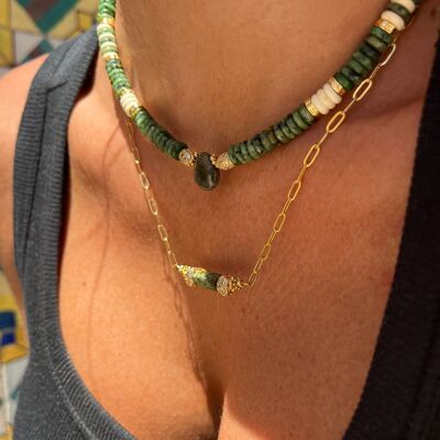 Halbedelstein-Halskette aus Zoisit, Howlith, Moosachat und vergoldeten Perlen – handgefertigt – Ravage