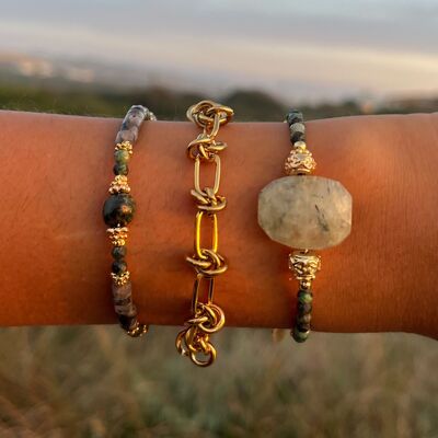 Armband aus afrikanischen Türkissteinen, Prehnit und vergoldeten Perlen – handgefertigt – Ravage
