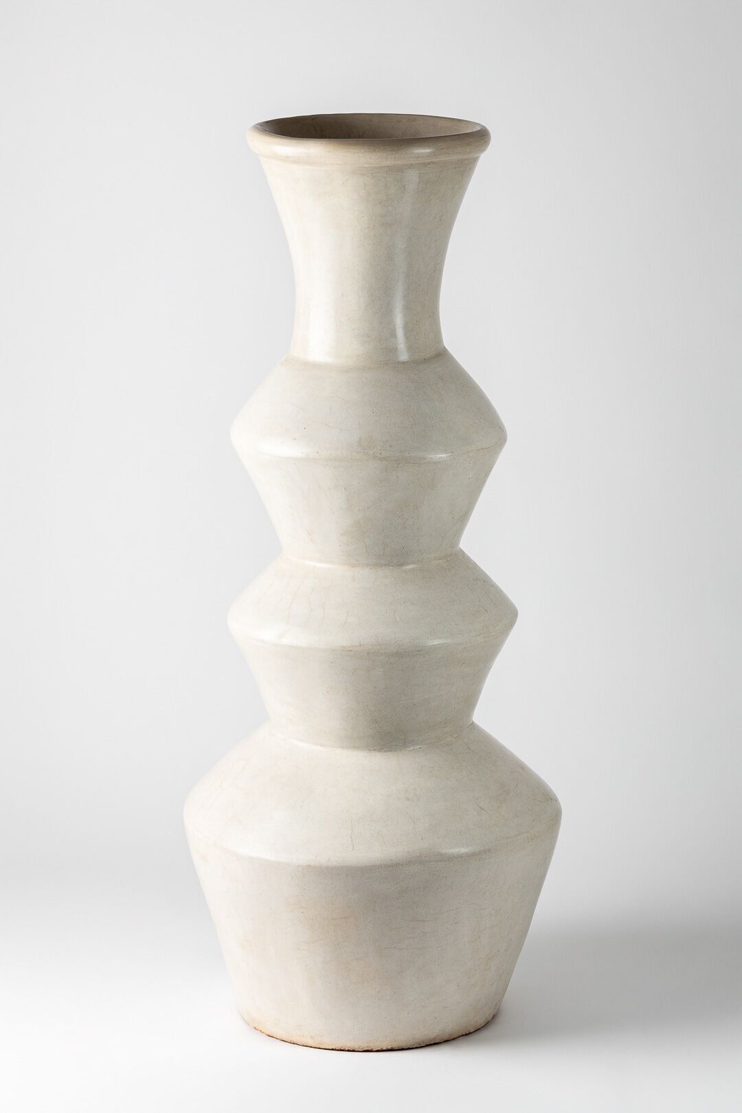 Vaso ALMA: luminosità sottile e contemporanea