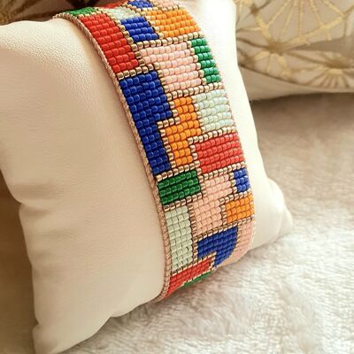 Graphic cuff hand-woven in Miyuki beads