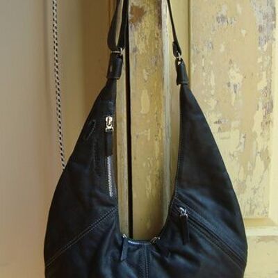 Francesca, Joli sac à main, de forme originale, en cuir noir.
