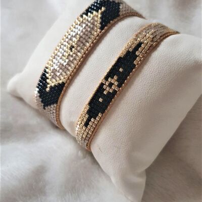 Böhmisches Hippie-Chic-Armband, handgewebt aus Miyuki Delica-Perlen – Schwarz, Gold und Irisquarz