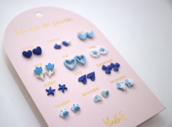 Carte de 12 boucles d'oreilles sur le thème un an de Poésie bleue 5