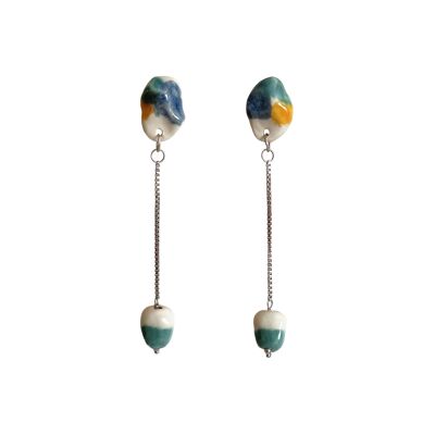 Boucles d'oreilles longues en céramique super légères bleu clair