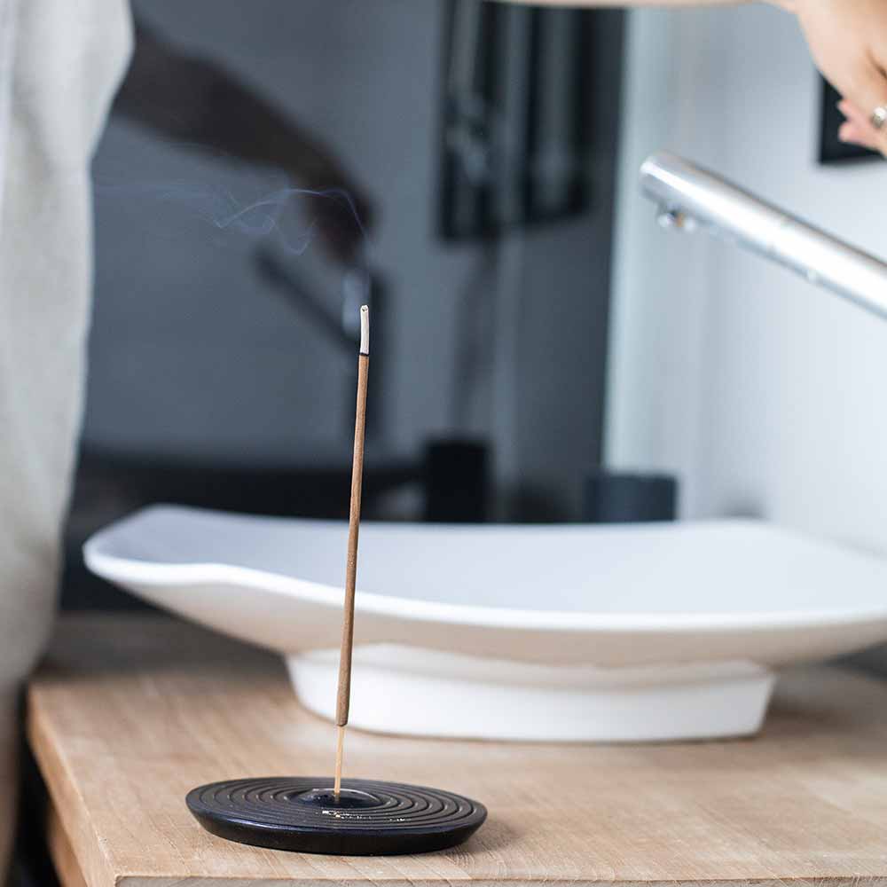 Black Izumo stone incense holder - Aromandise