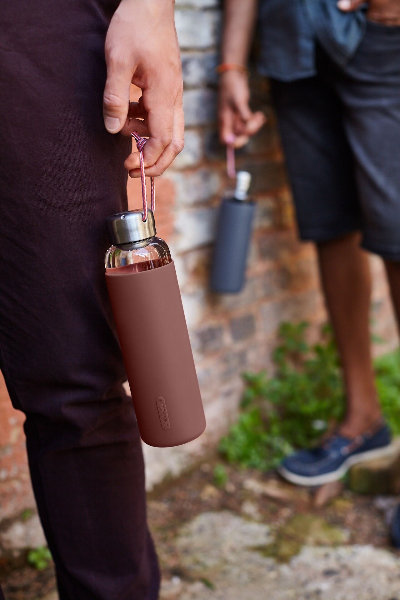 Glasflasche 600 ml Burgund - GLASWASSERFLASCHE