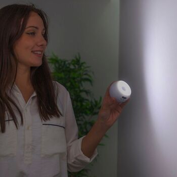 Lampe LED Maglum InnovaGoods avec Détecteur de Mouvement 2