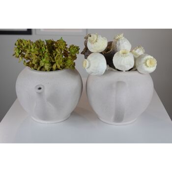 Vase moderne en céramique blanche en forme de théière 6