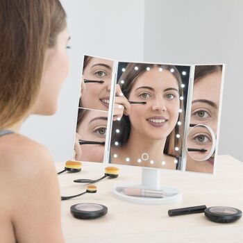 Miroir de maquillage avec lumière 4 en 1 | Miroir de courtoisie grossissant - InnovaGoods 2