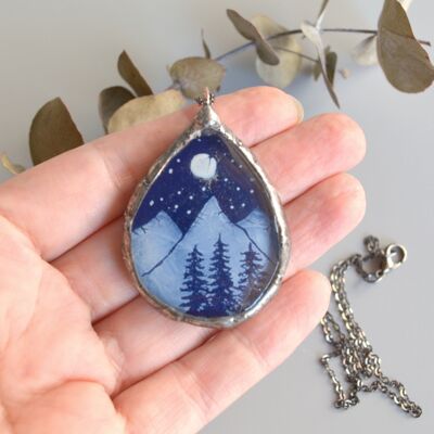Ciondolo blu cobalto Pirenei, montagne e pini, la natura in gioielleria