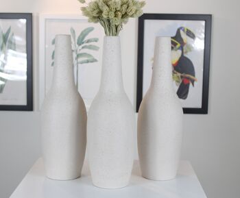 Grand vase en céramique en forme de bouteille 1
