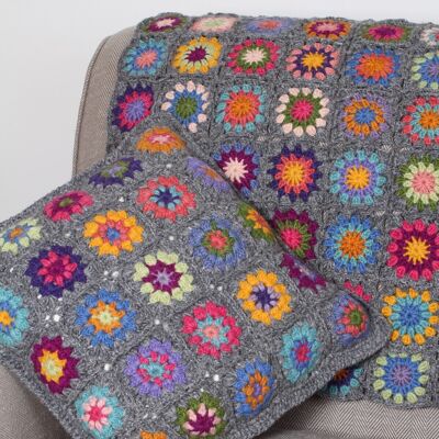 Woodstock Cushion Bright - One Colour