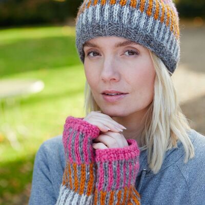 Dunoon Bobble Beanie Pink - Pink