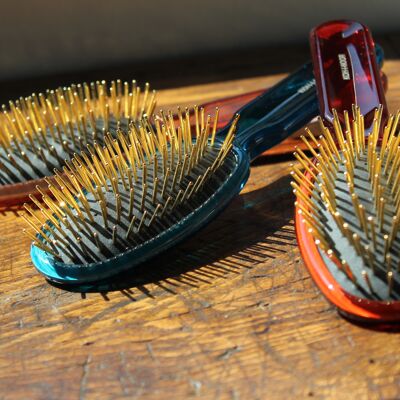 All Seasons pneumatic hair brush with golden pins