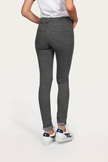 Victoria Grey – Jeans slim gris éco-responsable 1