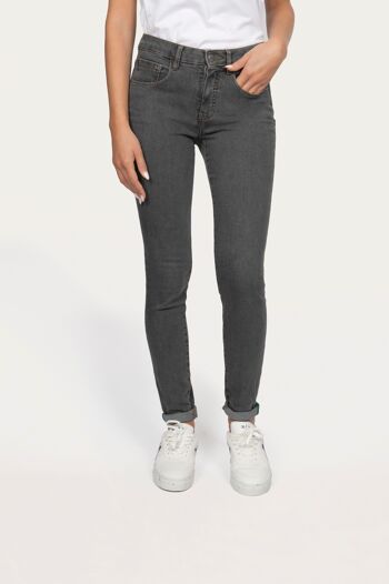 Victoria Grey – Jeans slim gris éco-responsable 3