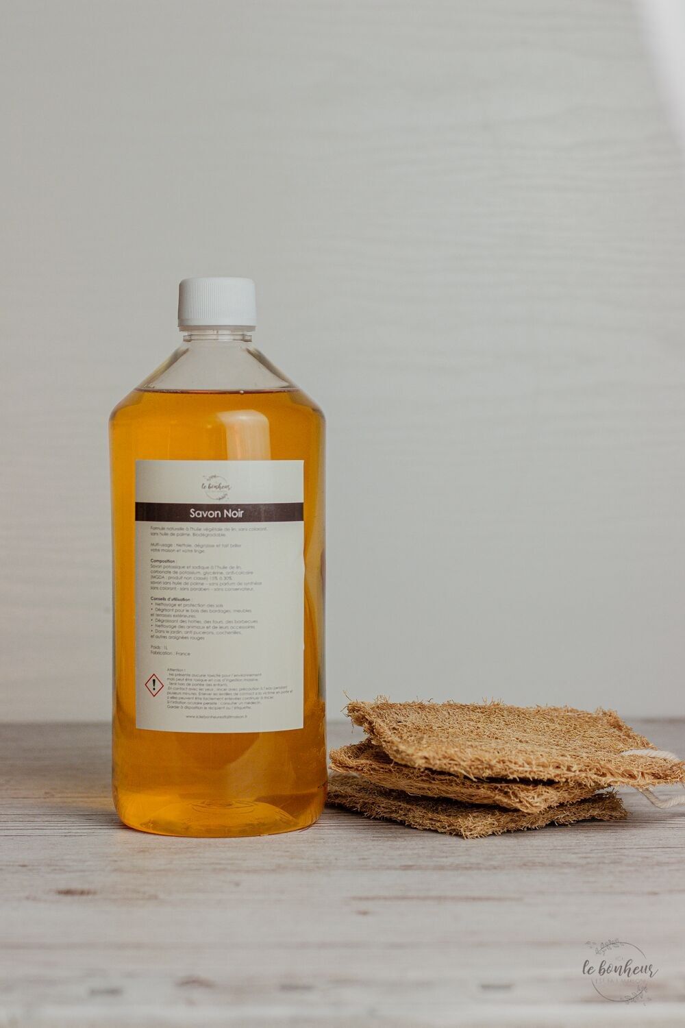 Sapone nero con olio di lino