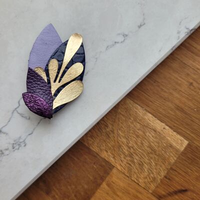 Maxi-Brosche mit violettem Blattwerk