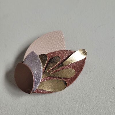 Maxi-Brosche mit rosa Blättern