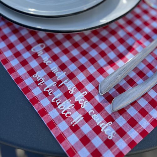 Set de table, "Bistrot, on ne met pas les coudes sur la table" rouge