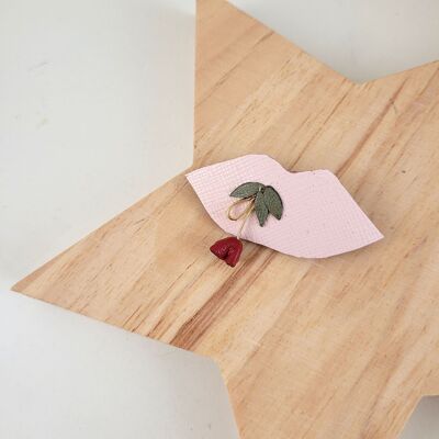 Pale pink mouth brooch in recycled leather and gold plated