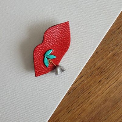 Burgundy flower mouth brooch in recycled leather and gold plated