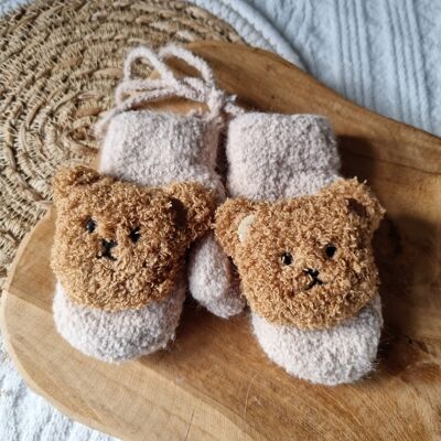 Sandfarbene Baby-Fäustlinge mit Teddybär
