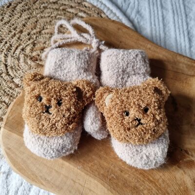 Sandfarbene Baby-Fäustlinge mit Teddybär