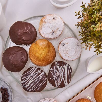 Box of 24 assorted artisanal cupcakes