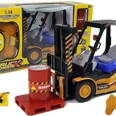 RC forklift with remote control and pallet