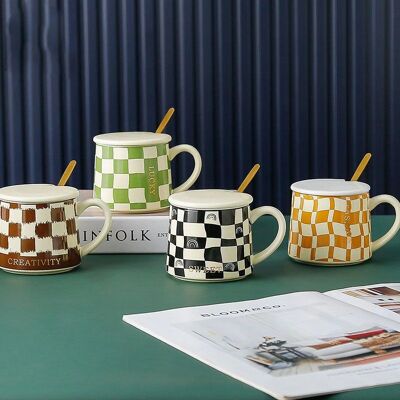 Ceramic mug with lid and spoon, chess pattern, in 4 colors BROWN - GREEN - BLACK - YELLOW DF-735