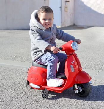 TURBO CHALLENGE - Vespa Gts - Porteur Elèctrique - 119152 - Scooter - Rouge - Prêt à Rouler - 25Kg Max - Plastique - Batteries Rechargeables - À partir de 24 mois 3