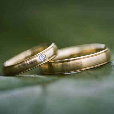 Wedding rings | 750 Gold & Diamond | Elegantly matt