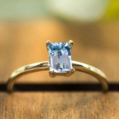 925 silver ring with aquamarine