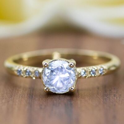 750 Gold Ring | Weißer Lotus Diamant