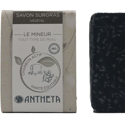 Superfatted cold vegetable soap with activated charcoal