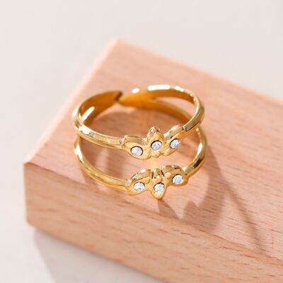 Double line gold ring with rhinestone petals