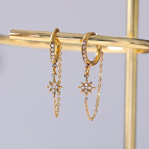 Boucles d'oreilles dorées mini créoles avec chaînes et étoiles