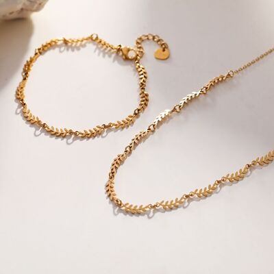 Multi leaf gold chain necklace