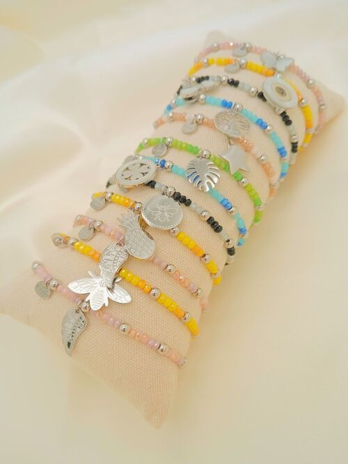 Lot de bracelets élastiques colorés avec pendentifs argentés