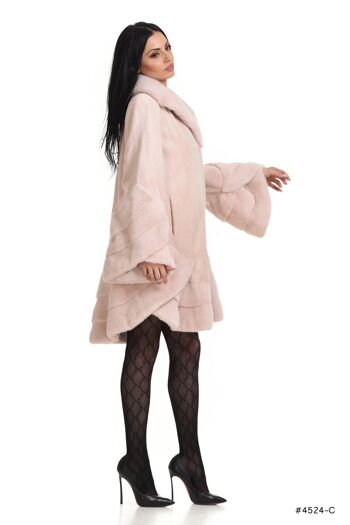 Manteau de vison tondu élégant et exclusif avec des rouches à poils longs 3