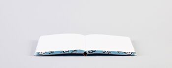 Day Dreamer par Kristina Supernova -Graphique S | carnet nuuna A6 | Grille de points de 2,5 mm | 176 pages numérotées | Papier de qualité supérieure 120 g | cuir recyclé | produit de manière durable en Allemagne 10
