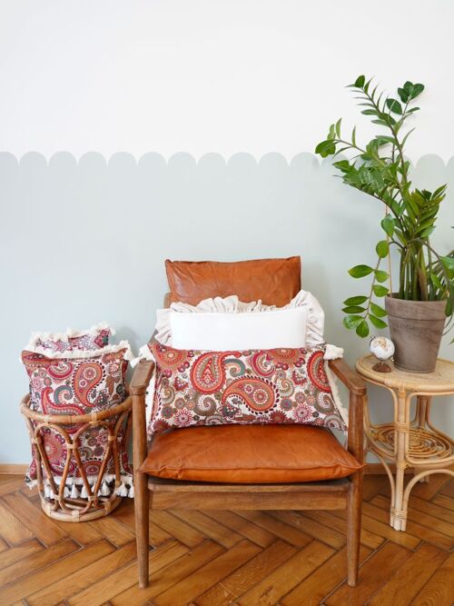 Exclusive 'Vintage paisley' decorative bolster with fringe