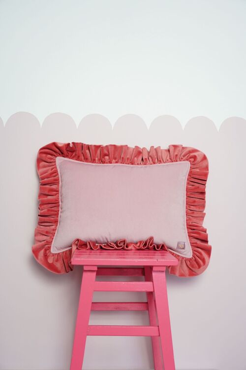 Decorative velvet pillow with frill "Raspberry smoothie"