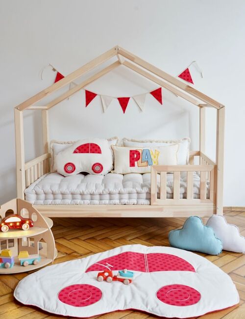 Children's car mat "Red Dots"